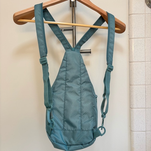 Reebok Cosmos Crossbody Bag Sling Backpack - Picture 6 of 14